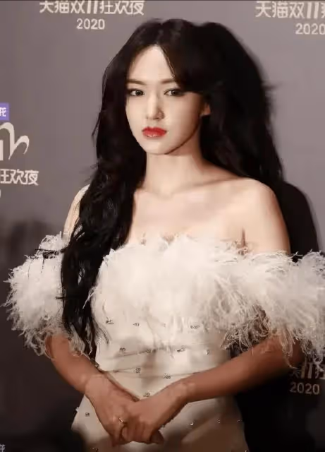 從鄰家女孩到時尚ICON,程瀟的25歲華麗蛻變!