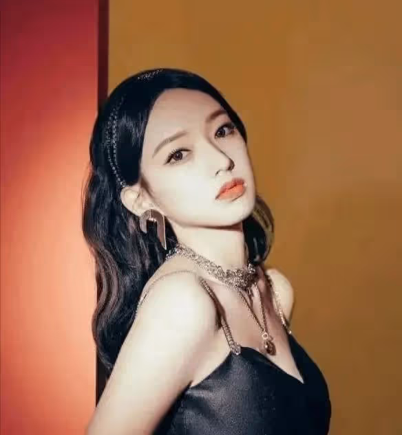 從鄰家女孩到時尚ICON,程瀟的25歲華麗蛻變!