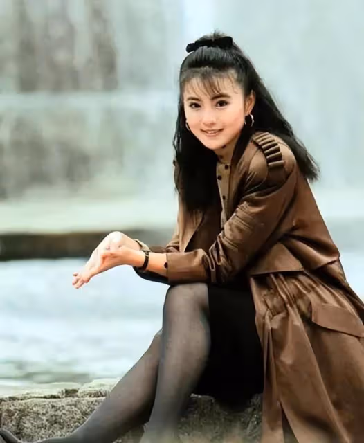 「玉女打星」李賽鳳被丈夫誣陷出軌義子,成港圈笑話 經歷了什麼