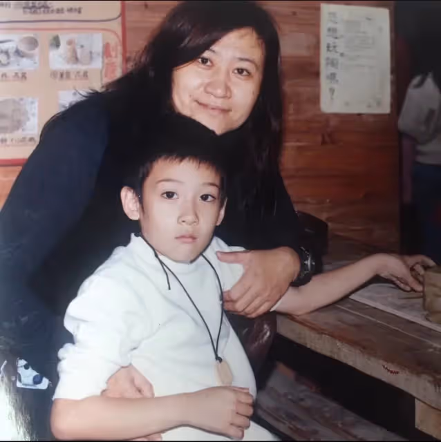 壹蘋10點強打｜沈建宏15歲巧合孽緣和Bella簽結婚證書　被料定毀在女人手裡