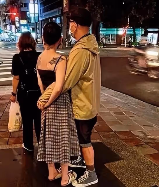 大S全家現身看具俊曄演出，小S兩女兒打扮火辣，大姐徐熙嫻罕露面