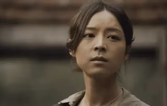 她被稱為導演收割機，因「車震門」事件被雪藏，如今44歲無人敢娶