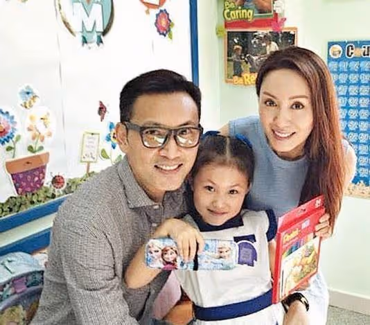 和丈夫雙雙出軌！假裝恩愛17年，她不離婚是為了更好地報復？