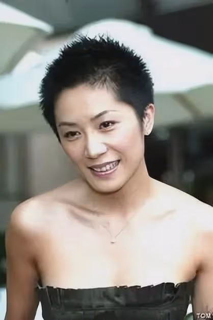 徐華鳳:做7年小三擠走原配,嫁進豪門3年,渾身長瘤死在丈夫懷中