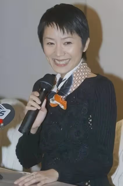 徐華鳳:做7年小三擠走原配,嫁進豪門3年,渾身長瘤死在丈夫懷中