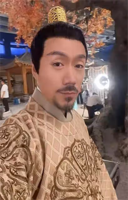 娛樂圈再傳噩耗!52歲「爽劇」演員肖萬閣,因急性腸穿孔不幸去世