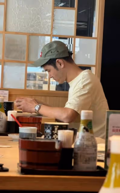 阮經天台北低調就餐,形象精緻,保養得宜引關注