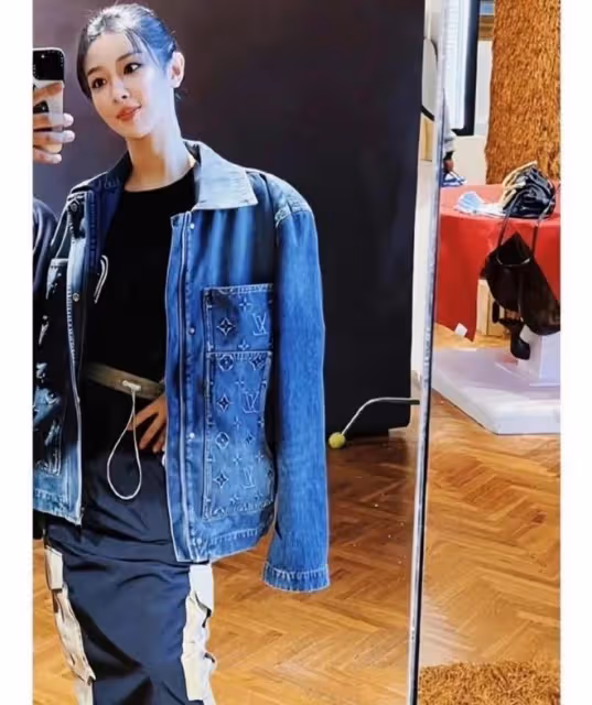 楊紫近照顏值徹底開掛!穿衣太美完全不敢認,終於把造型團隊換了