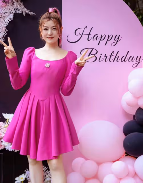 陳妍希40歲生日陳曉兒子甜蜜陪伴!她穿粉色好嫩啊,兒子大出風頭