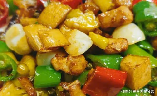 肉食愛好者的福音,深扒紅燒小炒雞的解饞做法,嫩鮮微辣又下飯