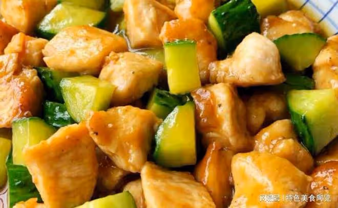 雞肉絕絕子的下飯做法,搭配黃瓜炒一炒,嫩鮮又營養,風味嘎嘎棒