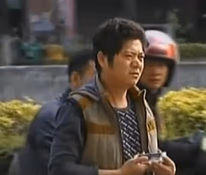 原配帶著女兒當街打罵第三者,丈夫要離婚:我們父女情已盡