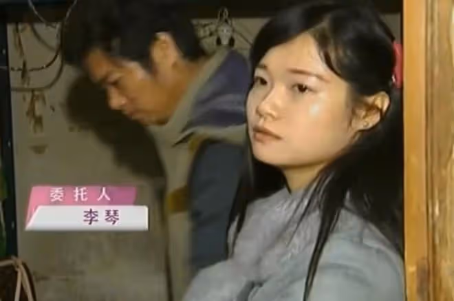 原配帶著女兒當街打罵第三者,丈夫要離婚:我們父女情已盡