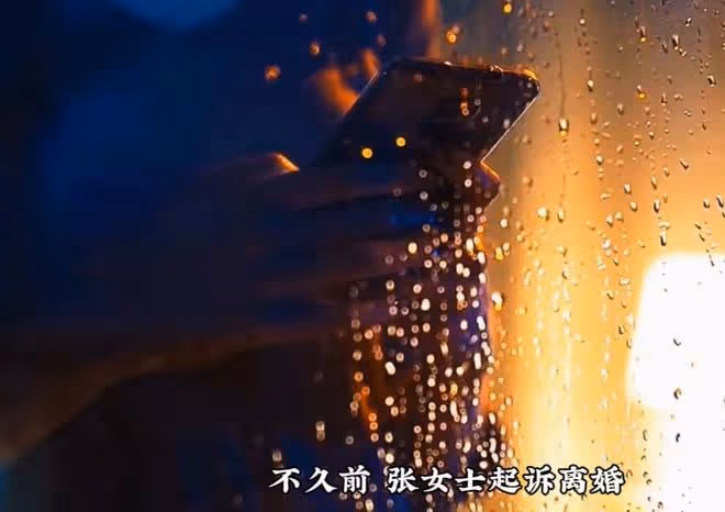 男子出軌逼迫妻子離婚,患癌後被情人拋棄,妻子:這是他的報應