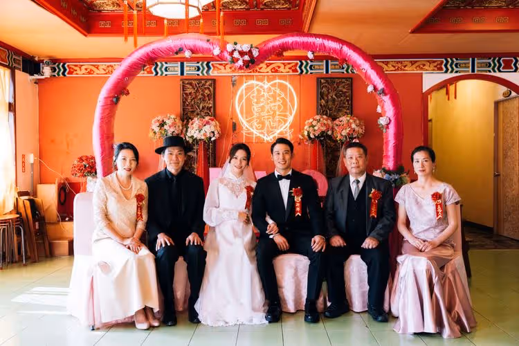 「美魔女」陳孝萱53歲美成這樣　驚喜現身婚禮現場天團、宋芸樺也在場