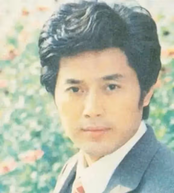 王偉平:娶圈外妻子,結婚39年無緋聞,如今女兒比他還紅