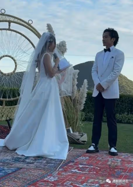 恭喜!38歲星二代與圈外女友低調結婚,76歲父親高歌送祝福