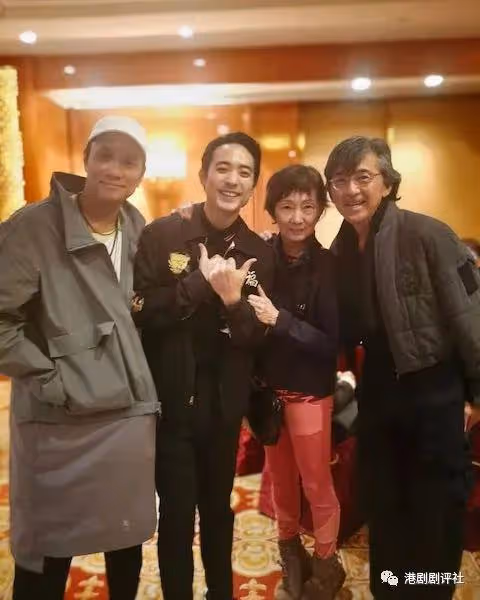 恭喜!38歲星二代與圈外女友低調結婚,76歲父親高歌送祝福