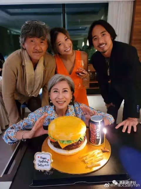 恭喜!38歲星二代與圈外女友低調結婚,76歲父親高歌送祝福