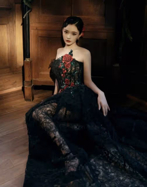 林允紅毯大變身,玫瑰仙子驚艷全場,展現新風貌