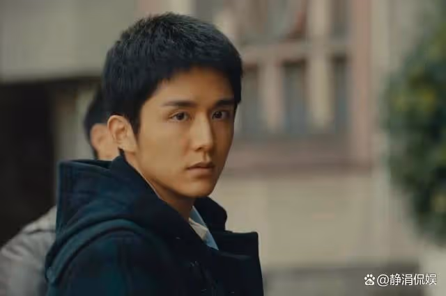 《微暗之火》周洛為愛犧牲，南雅發現這女孩也中了魔咒