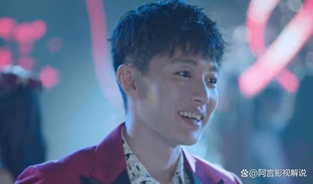 戀愛:徐嘉成發現李瀟瀟暗戀,葉晗強吻宣誓主權:這是我寶寶