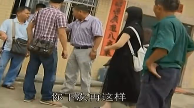 幾十年在外花天酒地，老了後找兒女贍養看病，兒子：他不配做人