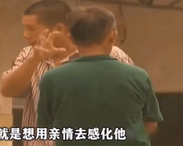 幾十年在外花天酒地，老了後找兒女贍養看病，兒子：他不配做人