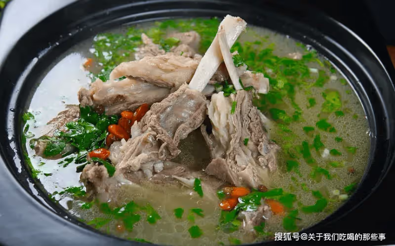 燉羊肉用料太多,難怪不好吃!只需3樣料,湯鮮肉香沒膻味