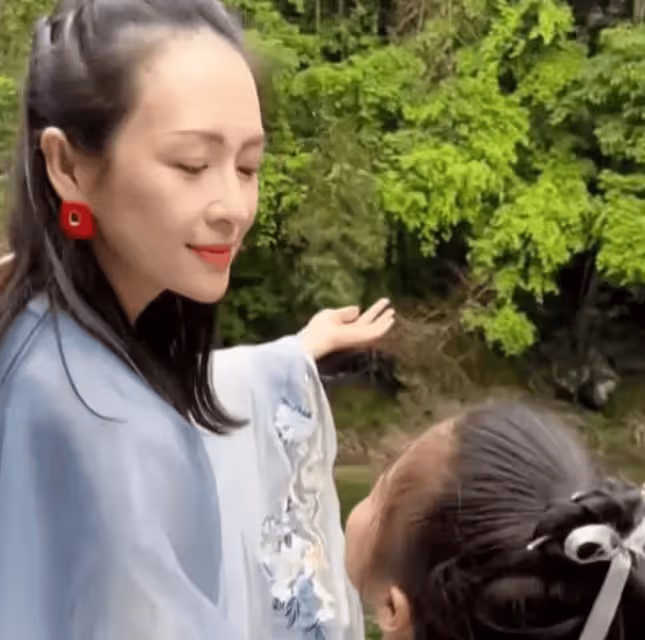 章子怡引導女兒向女演員努力，走一走媽媽曾走過的路 , 感受媽媽曾經的艱辛
