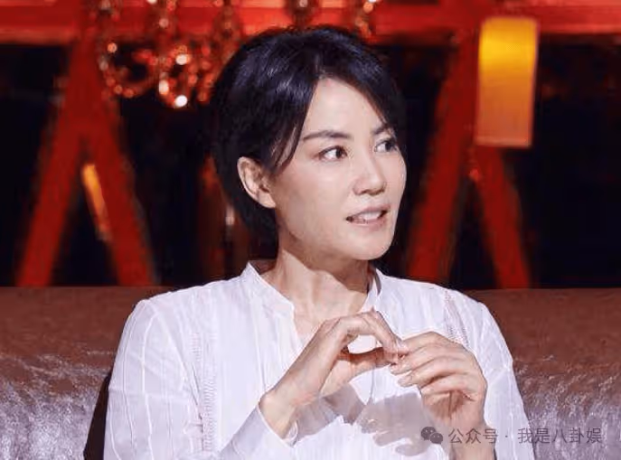王菲謝霆鋒機場冷戰大揭秘!天后竟主動求和,鋒哥冷臉甩手疑鬧矛盾