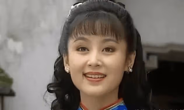 她獲稱「大陸第一美人」，兩大名導為之傾倒，今歲風采依舊！