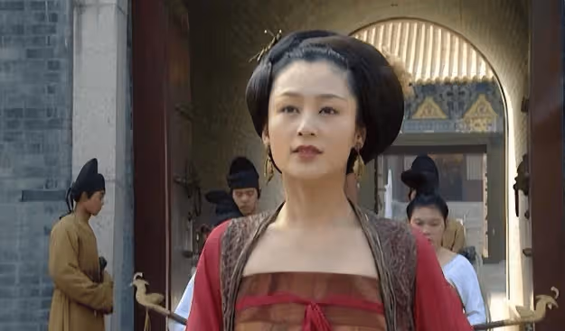 她獲稱「大陸第一美人」，兩大名導為之傾倒，今歲風采依舊！