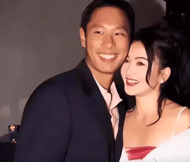 溫碧霞太搞笑了!沒給老公P過圖!她美的像仙女,老公黑的像難民