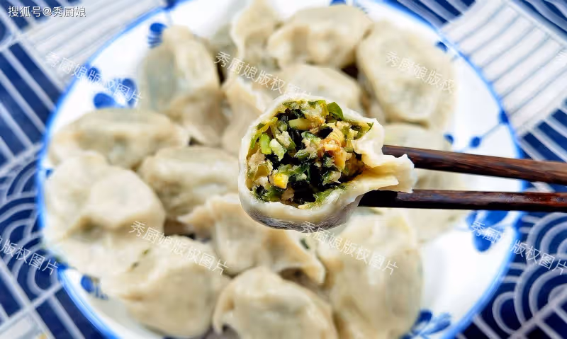 夏天要多吃這個鹼性菜,一利尿、二消痰、三通便,包餃子吃真香!