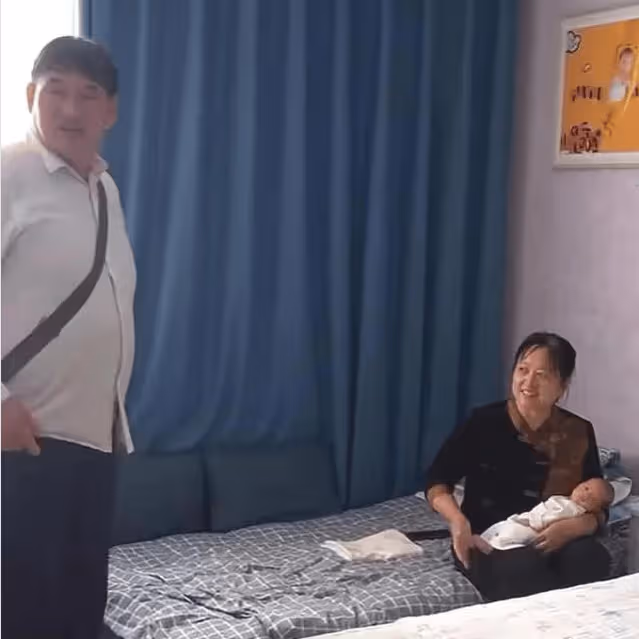大衣哥現身月子中心,朱小偉妻子陳萌是大功臣,前妻陳亞男評論區被網友攻陷