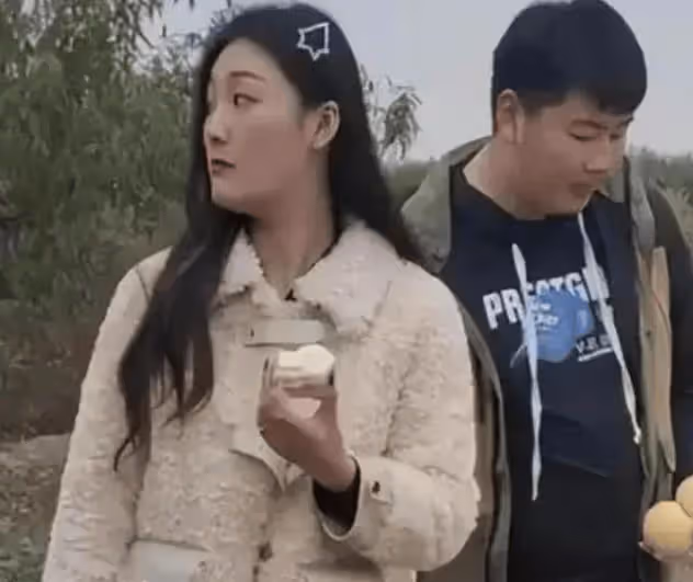 大衣哥現身月子中心,朱小偉妻子陳萌是大功臣,前妻陳亞男評論區被網友攻陷