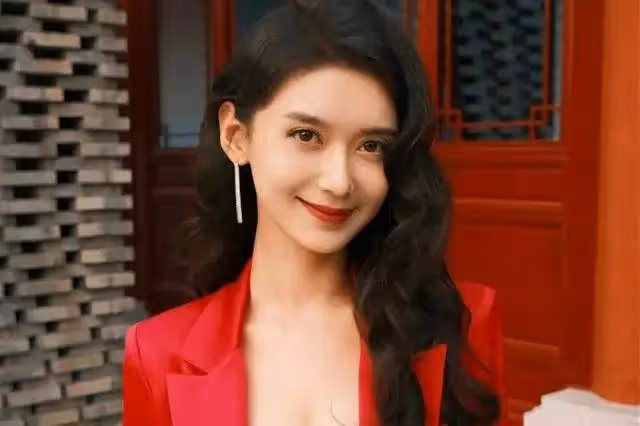 魏嘉宣布和解!徐梓鈞要高亞麟道歉,她長得性感妖艷