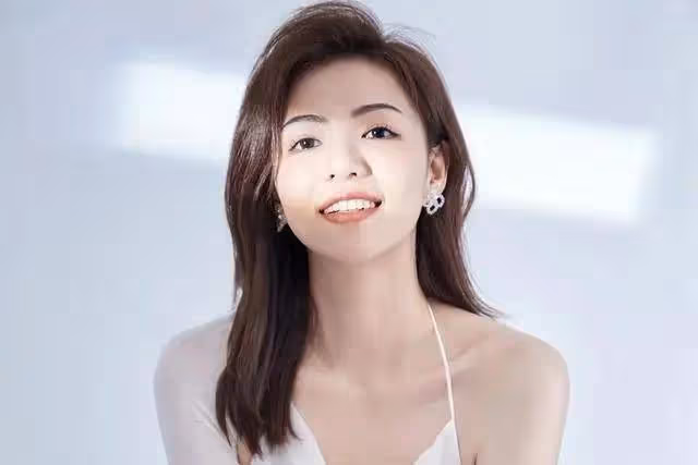 魏嘉宣布和解!徐梓鈞要高亞麟道歉,她長得性感妖艷