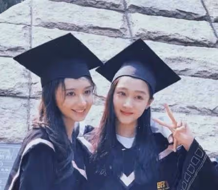 魏嘉宣布和解!徐梓鈞要高亞麟道歉,她長得性感妖艷