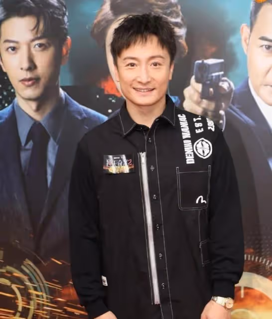 TVB女星馮盈盈滑浪女神裝亮相,與劉佩玥一起自薦演《新聞女王2》