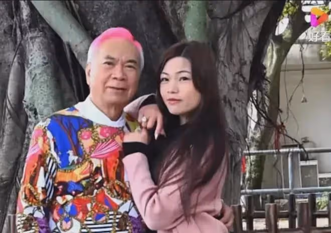爺孫戀出事了!女主遇襲後,富二代身份疑造假,因6項罪名被拘留