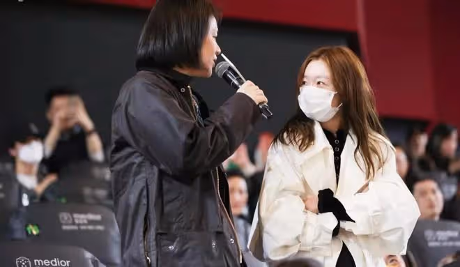 馬思純比周冬雨胖好多!兩人罕見大同框,她穿男裝胖成兩個周冬雨