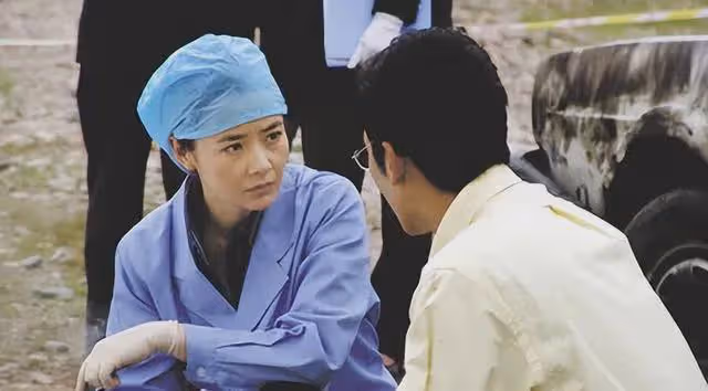 她長得美,演技好,出道25年零緋聞,49歲翻紅,生兩個兒子太幸福