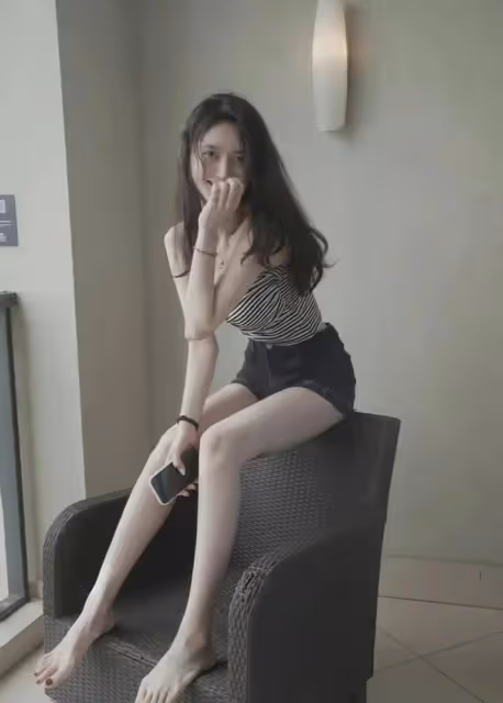 徐梓鈞否認出軌大26歲高亞麟,大量私照曝光,撞臉Baby