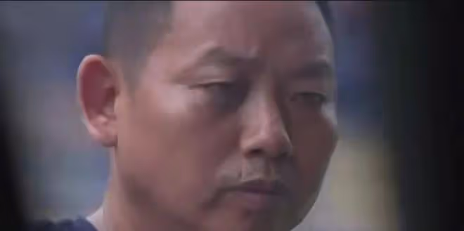 事件回顧:女兒高考前輟學照顧患癌母親,父親卻與紅顏生子秀恩愛