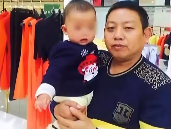 事件回顧:女兒高考前輟學照顧患癌母親,父親卻與紅顏生子秀恩愛