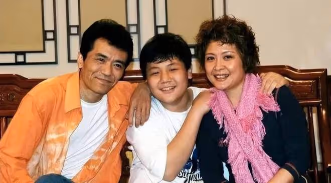 康天庥李俊毅選擇退出?虎艷芬直播間曝真相:劇組沒安排他的戲