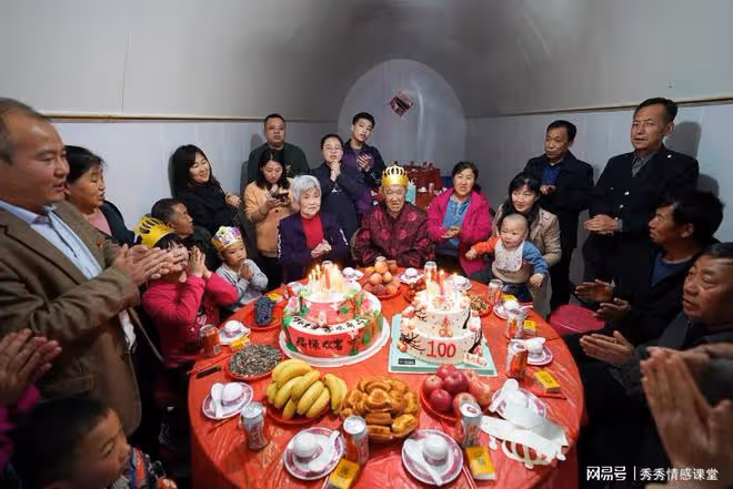 妻子出軌男閨蜜,以為神不知鬼不覺,岳母60大壽丈夫送上「驚喜」