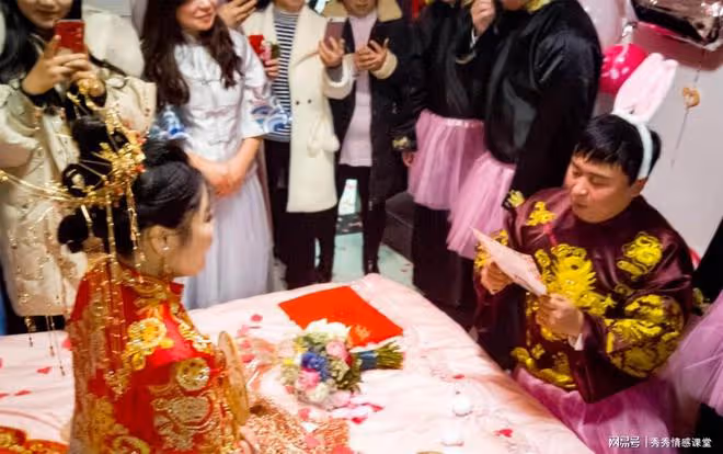妻子出軌男閨蜜，以為神不知鬼不覺，丈母娘60大壽丈夫送上驚喜